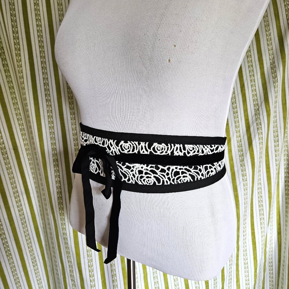 Boho Tie Belt Size M to L NWT